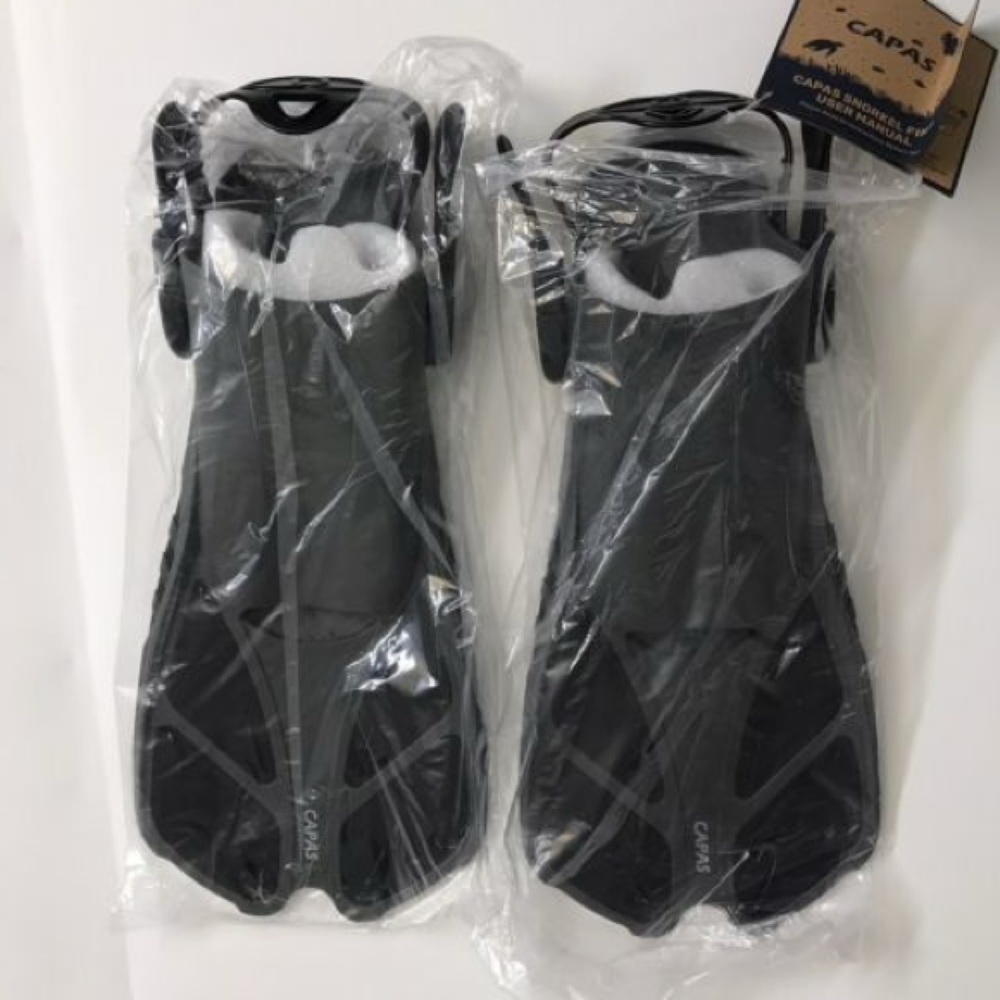 NWT Capas kids snorkel fins